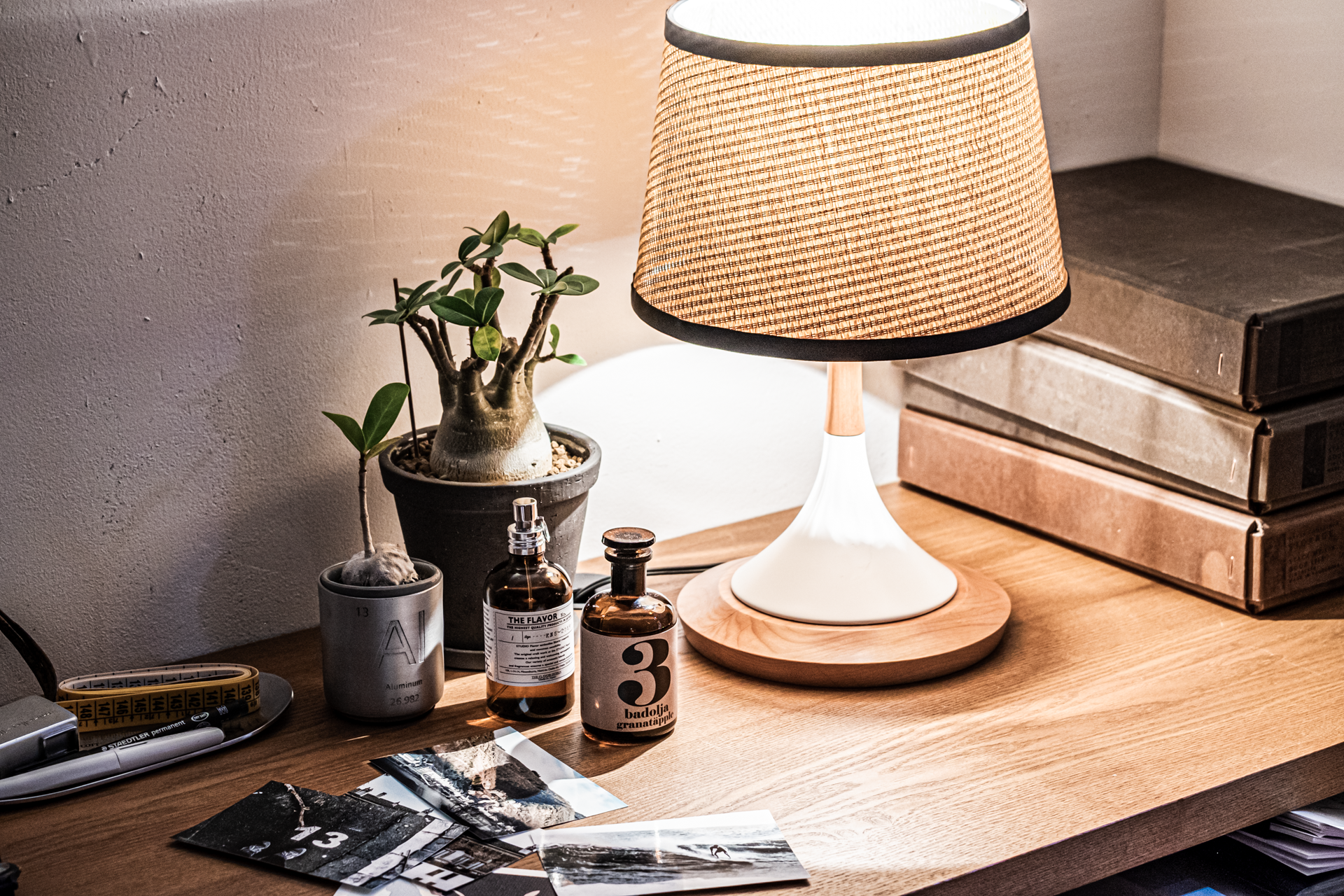 TABLE LIGHT