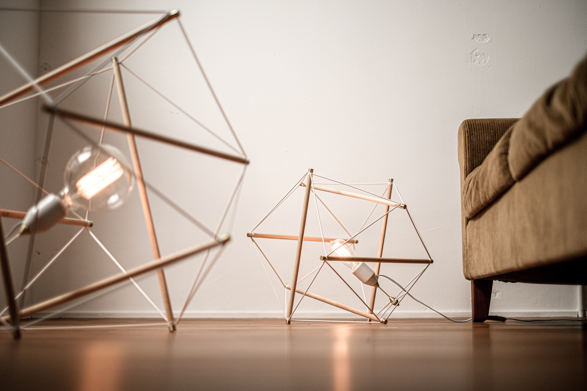 FLOOR LIGHT