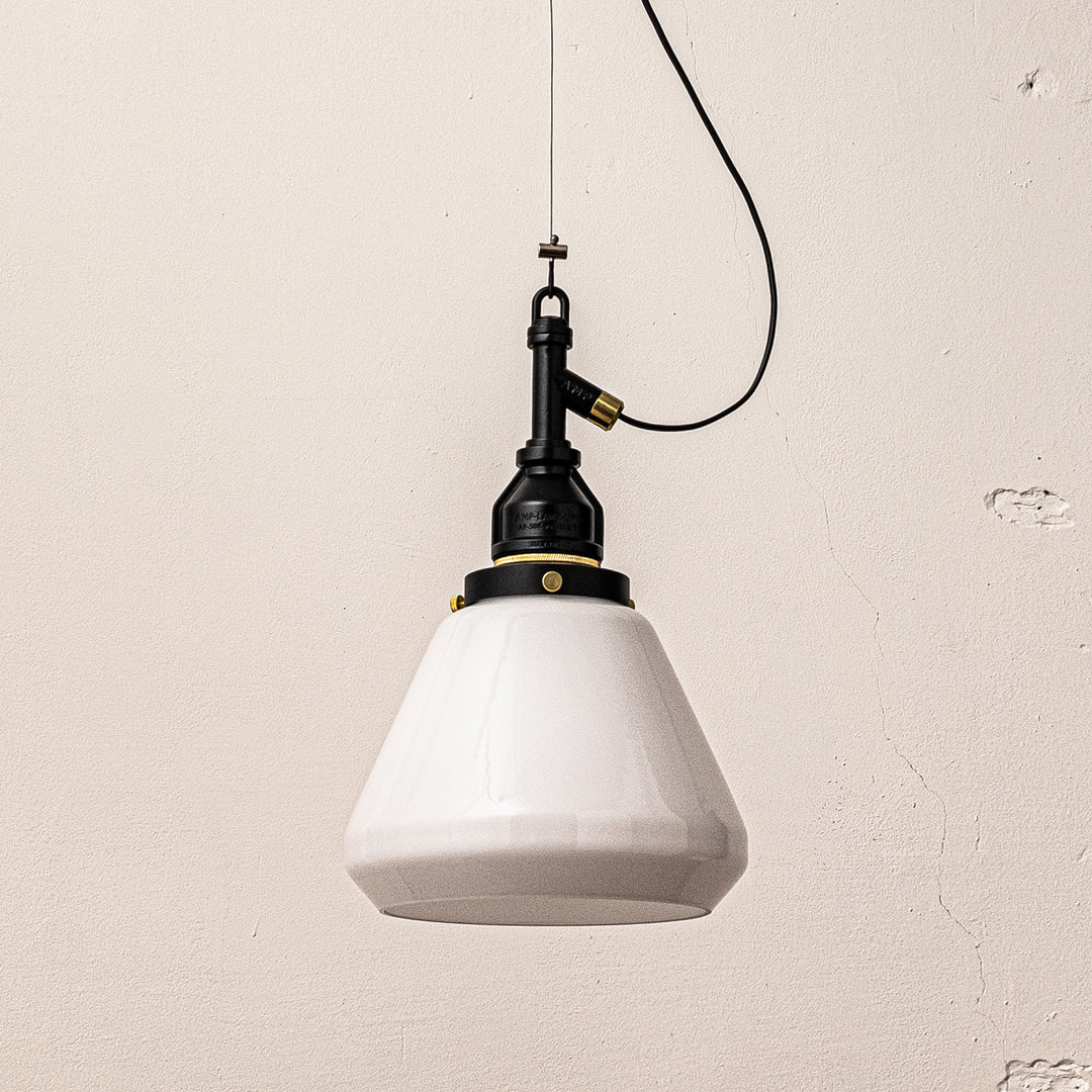 AMP GLASS LAMP WIRE BK