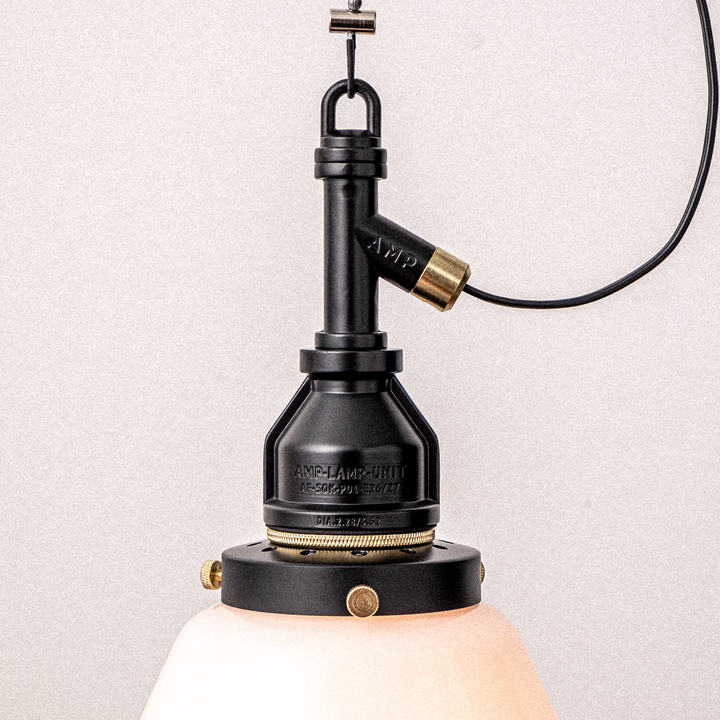 AMP GLASS LAMP WIRE BK