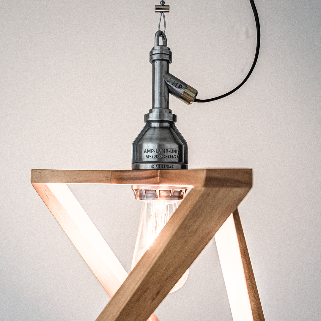 AMP WOODEN SHADE LAMP TRI WIRE AL