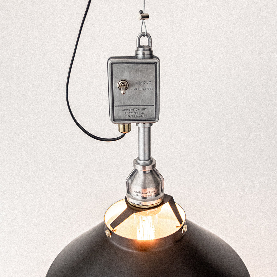 AMP ALU SHADE SQ MEDIUM SWITCH BK