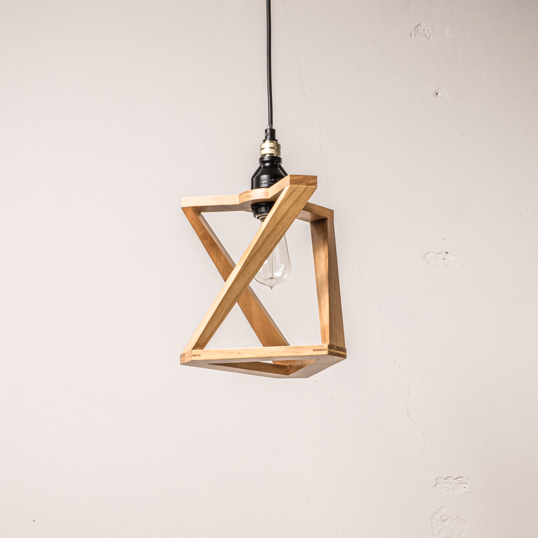 AMP WOODEN SHADE LAMP TRI STD BK