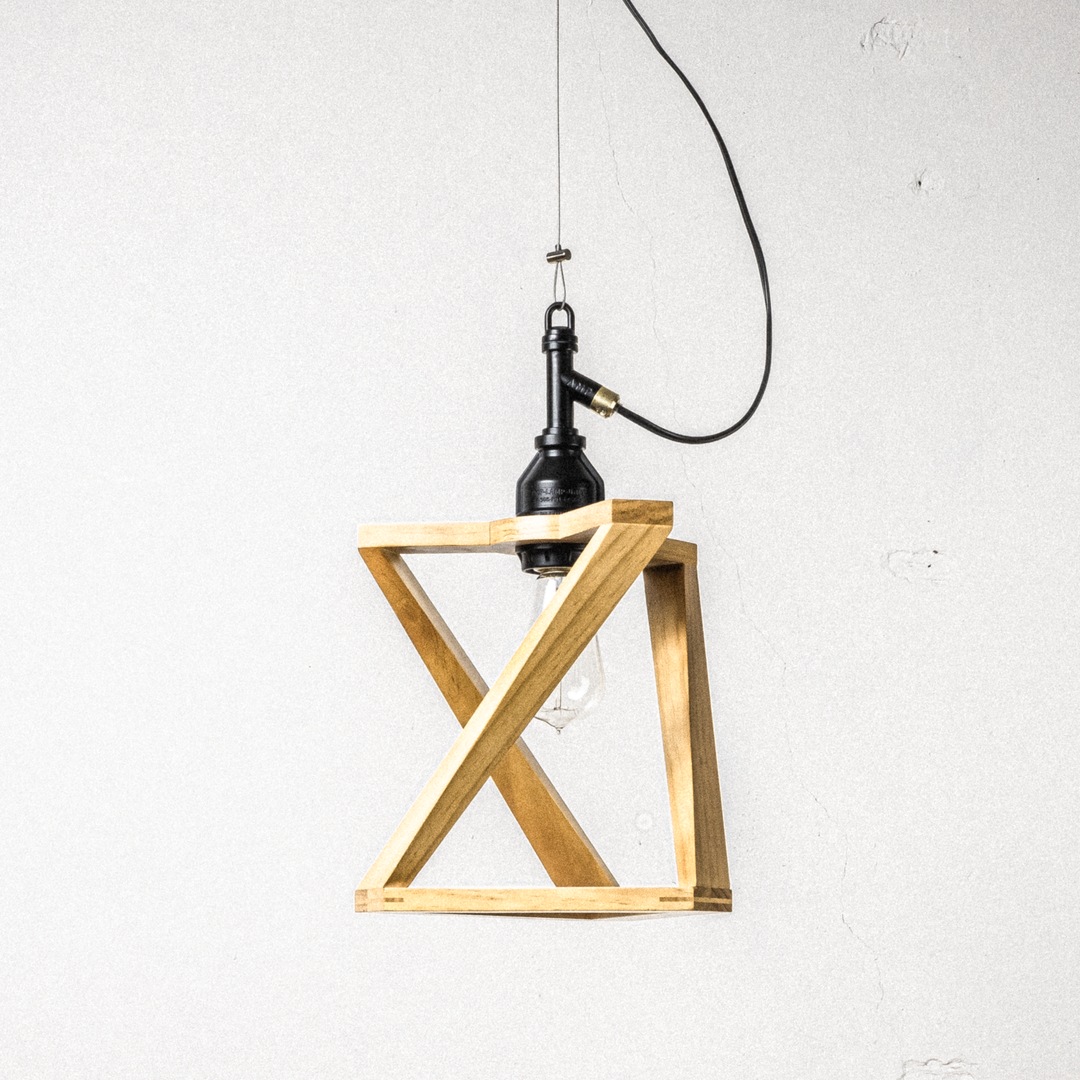 AMP WOODEN SHADE LAMP TRI WIRE BK