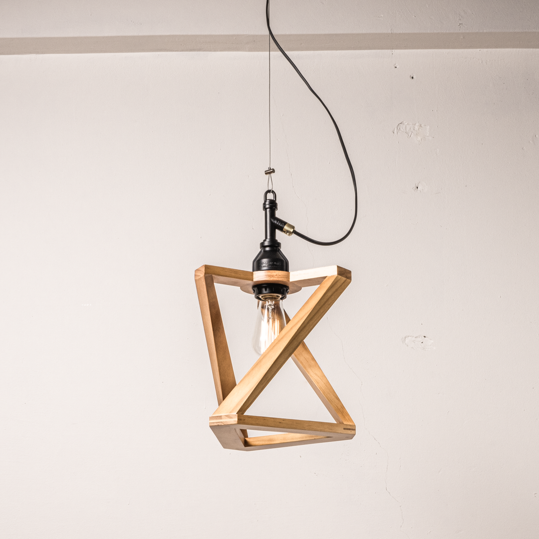 AMP WOODEN SHADE LAMP TRI WIRE BK