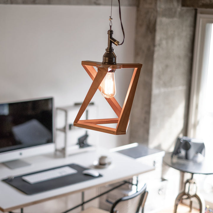 AMP WOODEN SHADE LAMP TRI WIRE BK