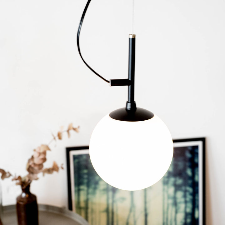 Globe 1 BK/WH