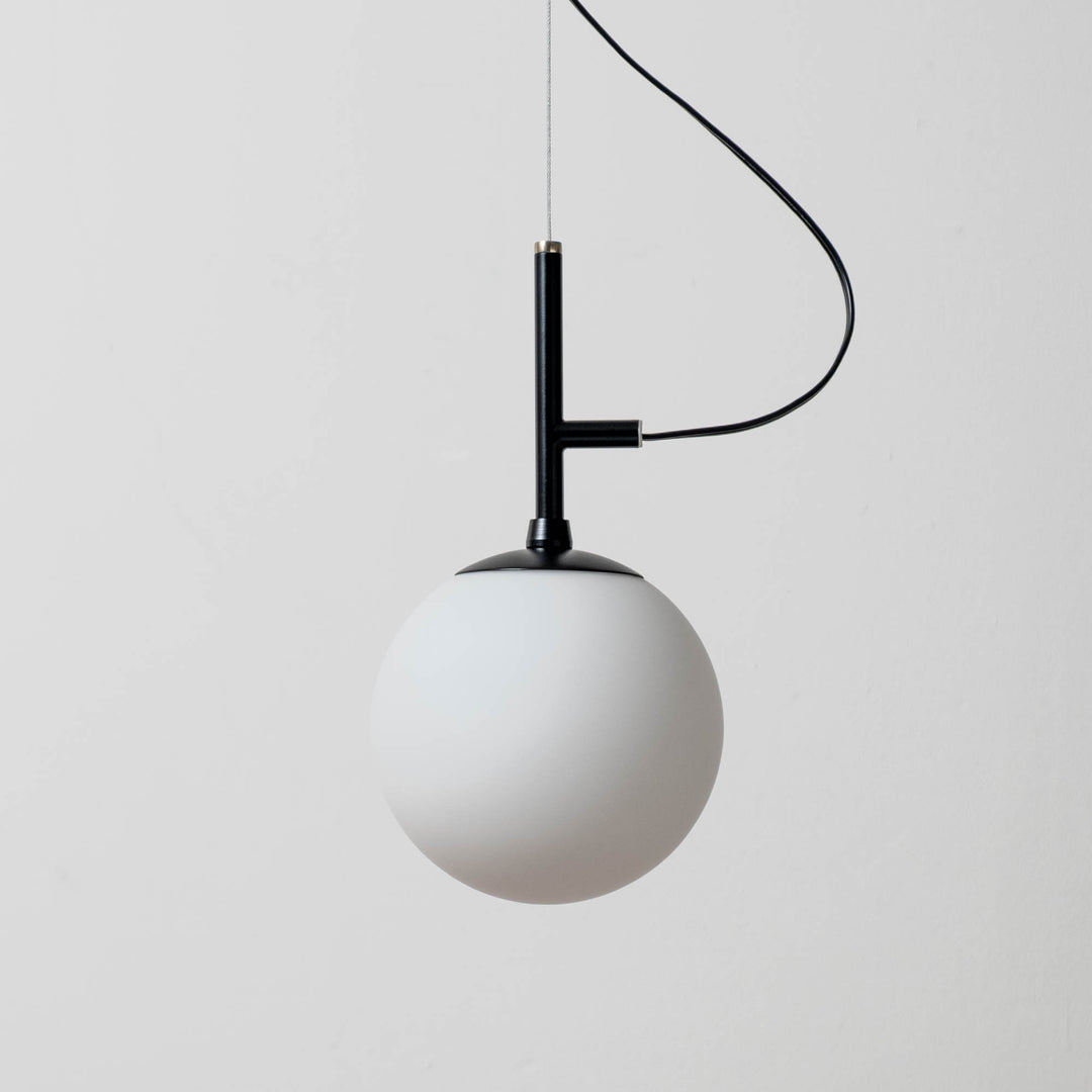 Globe 1 BK/WH