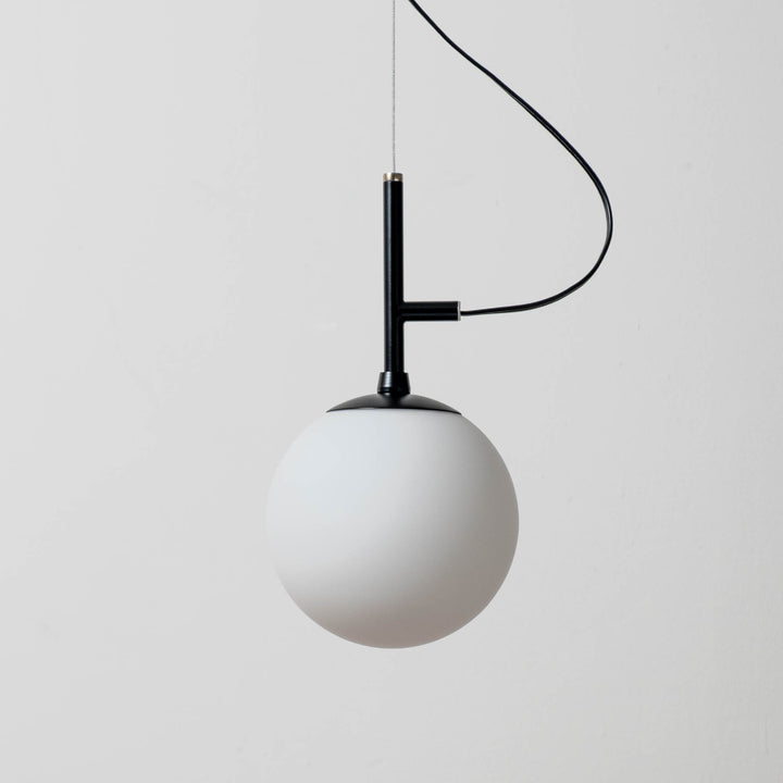 Globe 1 BK/WH