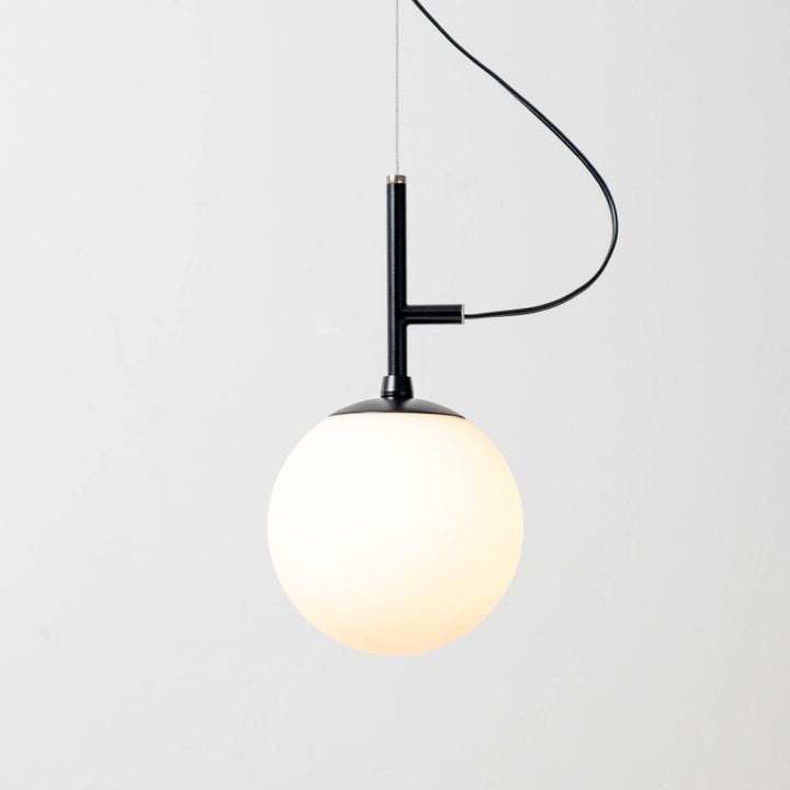 Globe 1 BK/WH