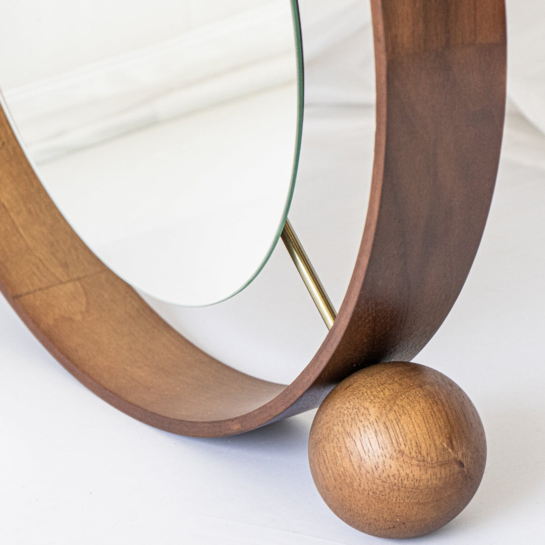Orbit Mirror